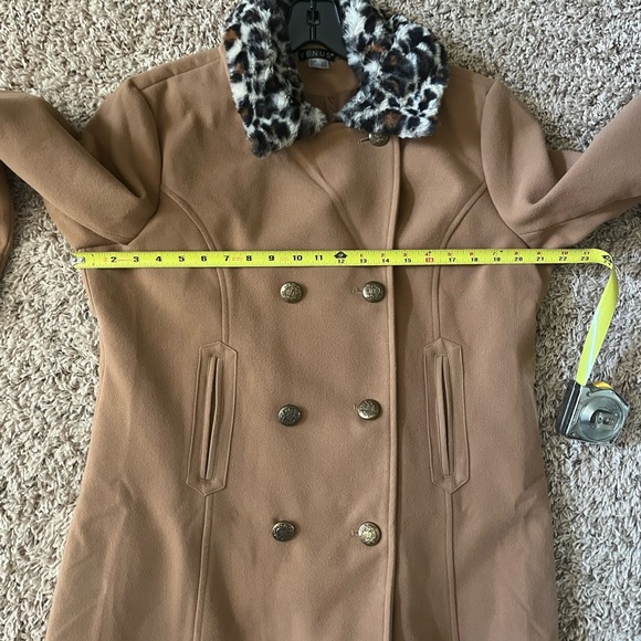 Camel Women’s Peacoat with animal print collar! Size Large! Worn once - Picture 8 of 16